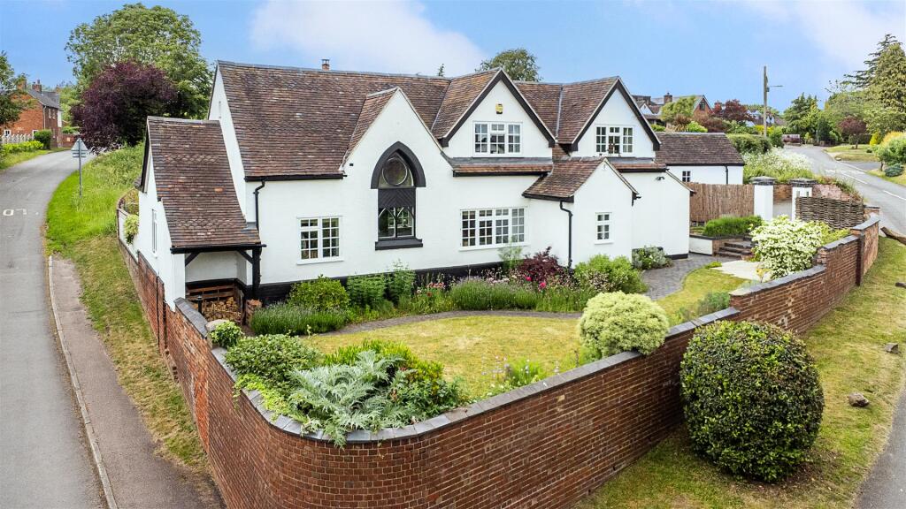 Main image of property: Shute Hill, Lichfield
