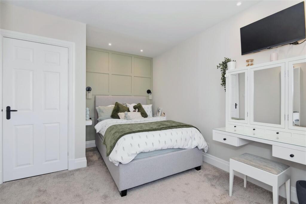 Additional image 24 of Brighouse and Denholme Road, Queensbury, Bradford