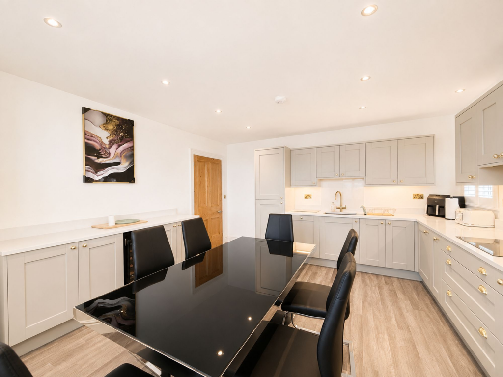 Apartment in Preston - More