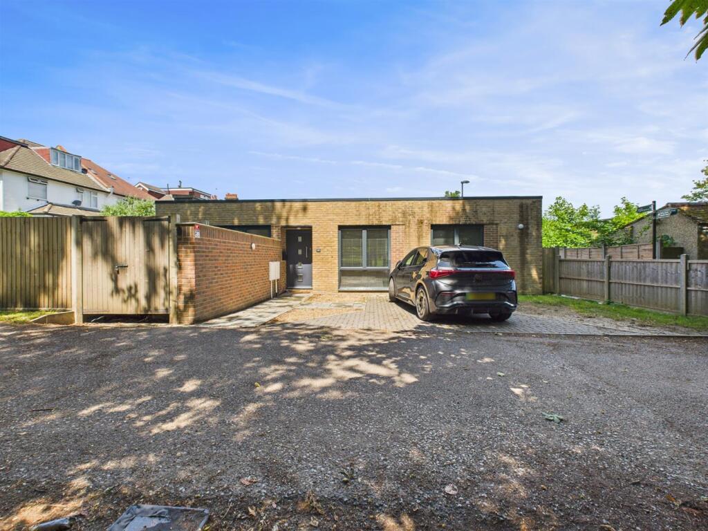 Main image of property: Haling Grove, South Croydon