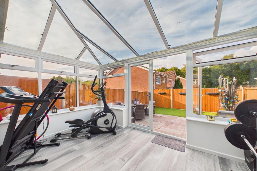 House in Sandhurst, Owlsmoor - More