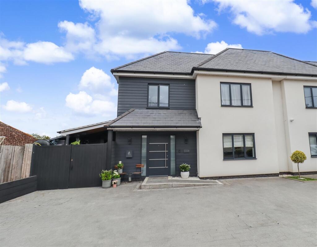 4-bed semi-detached on Valley Road, Braintree, £625,000