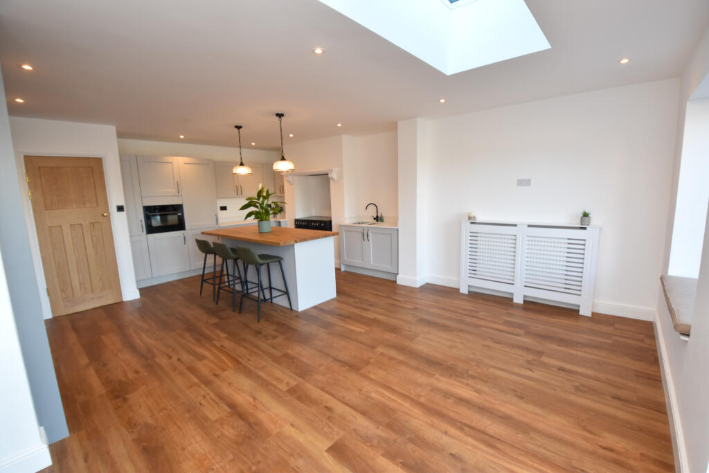 Flixton Road, Flixton, M41 photo 3