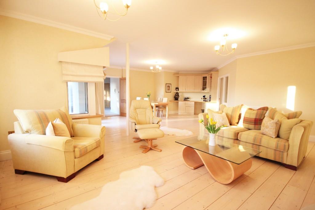 PENTHOUSE,  VARDRE APARTMENTS, 10 Ty Mawr Road, Deganwy, Conwy, LL31 9UD photo 4