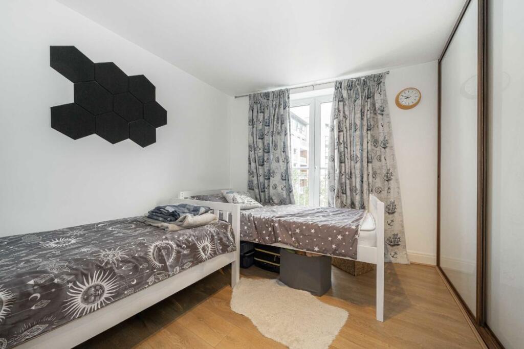 Apartment in London - View 5