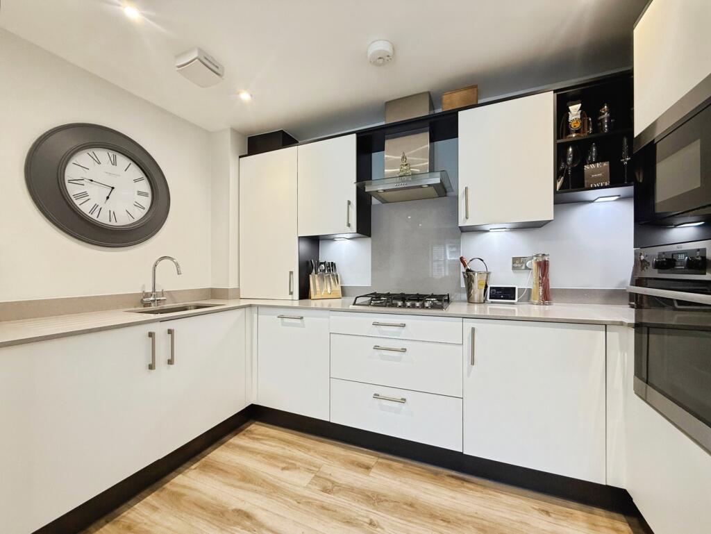 Main image of property: High Street, Crowthorne, Berkshire