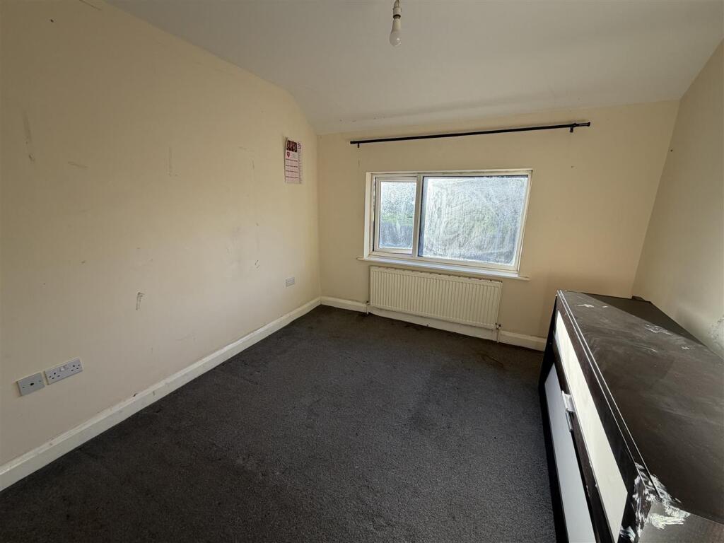 House in Sandwell, Hall End, Charlemont - View 5