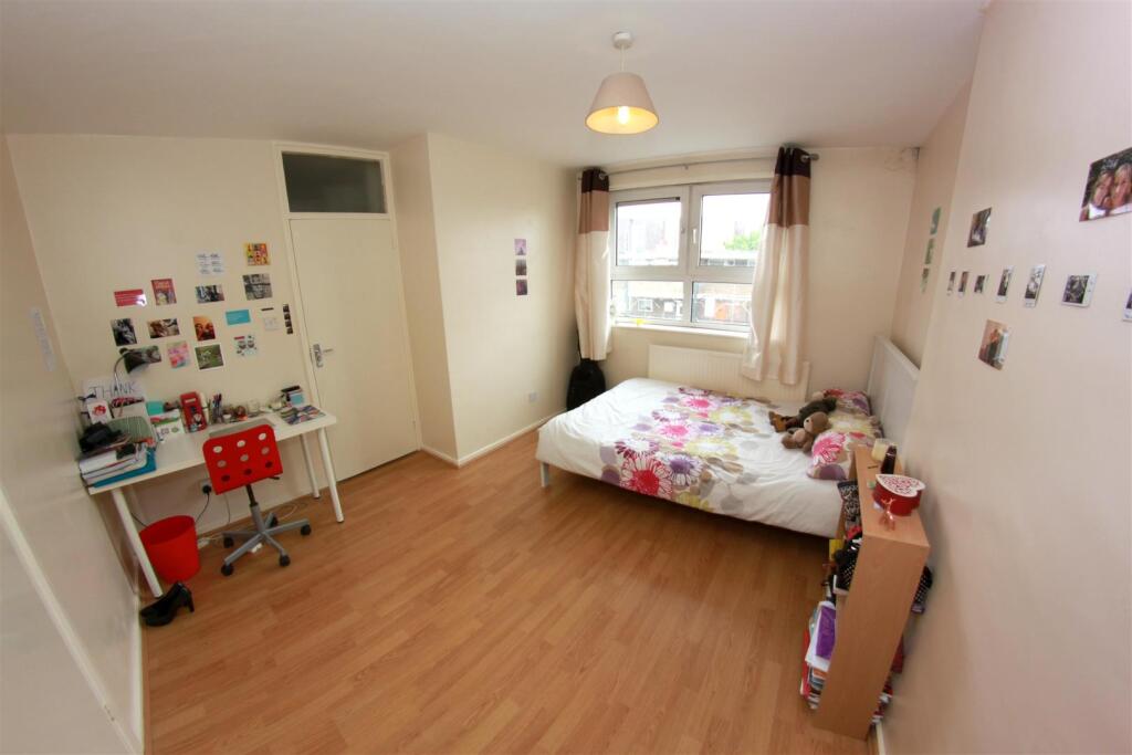 4 bedroom flat for rent