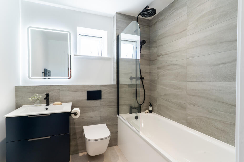Apartment in Truro - More