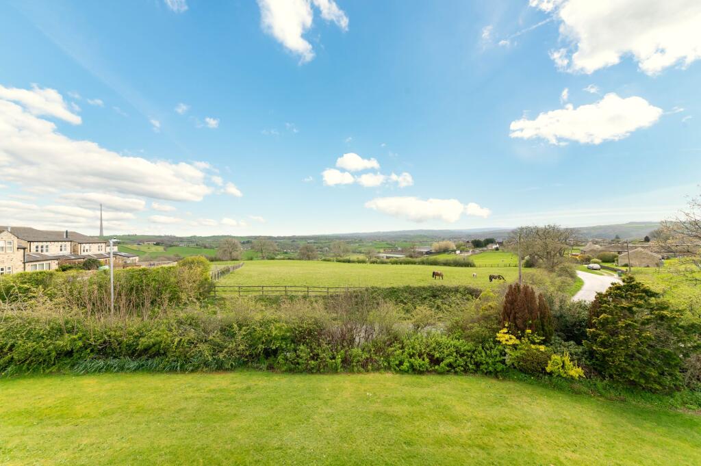 House in Huddersfield, Little Lepton, Kirkburton - More