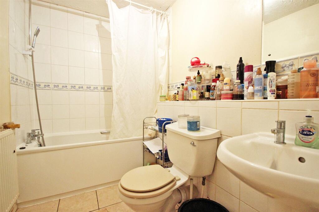 Kathie Road, Bedford, Bedfordshire, MK42 photo 5