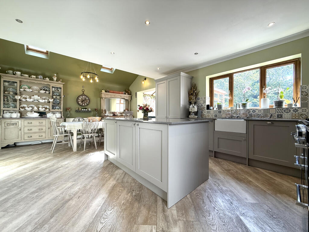 Gower Road, Cwmbach, Aberdare, Rhondda Cynon Taf - More