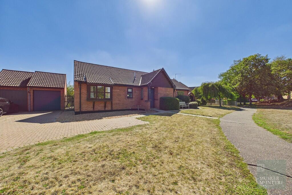 Main image of property: Hawthorne Close, Loddon