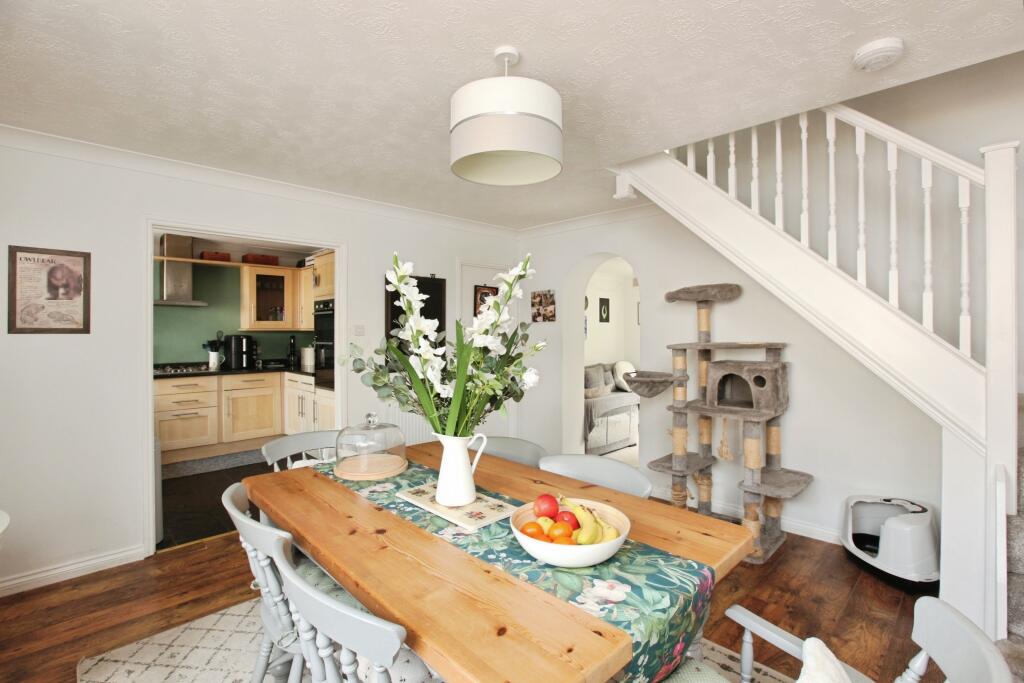 House in Torquay, Torbay - More