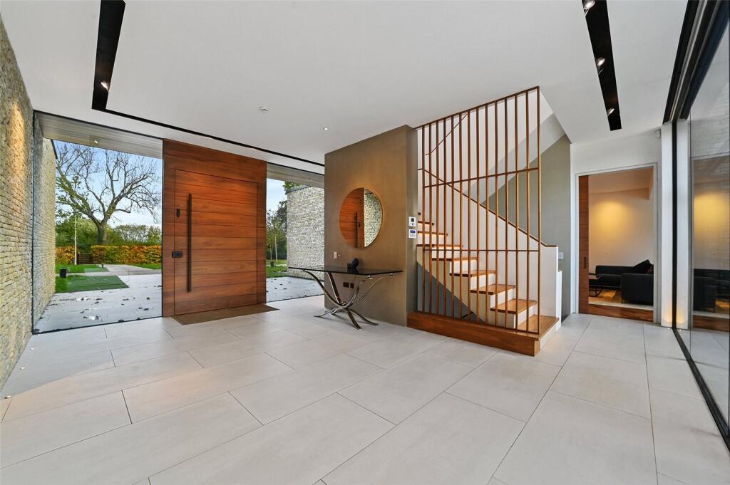 House in Stevenage - View 2