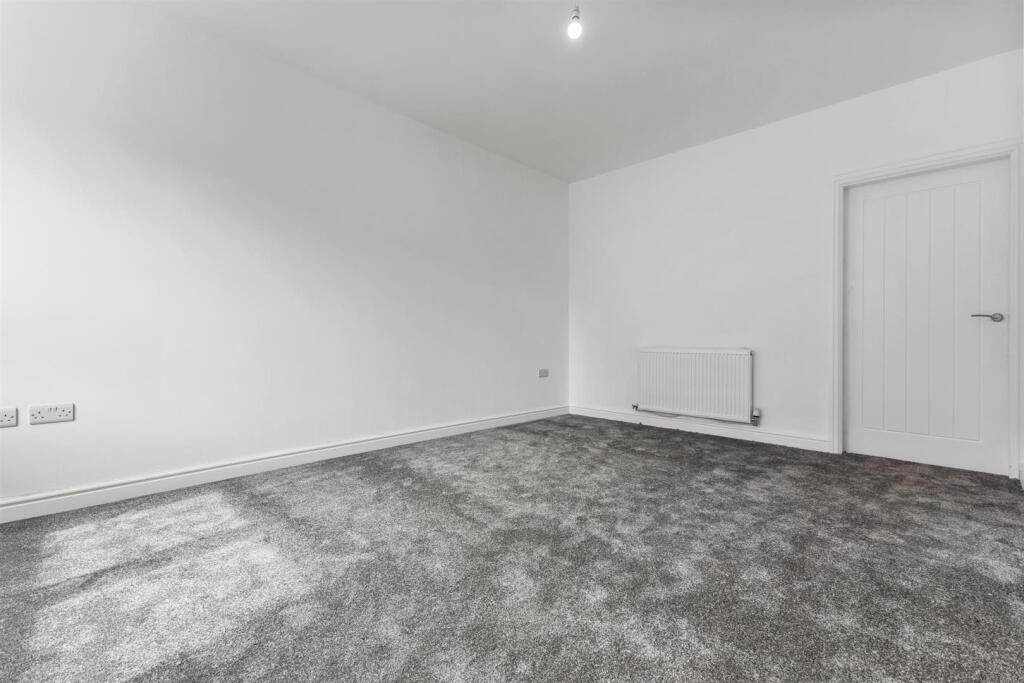 House in Stoke-on-Trent - More