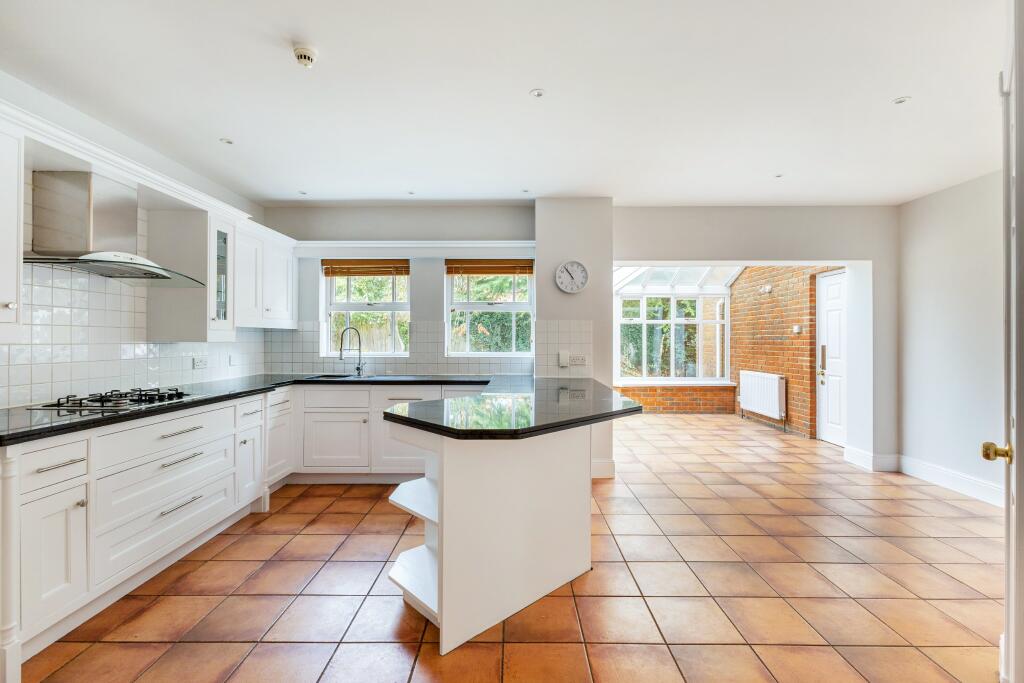 House in Guildford - View 4