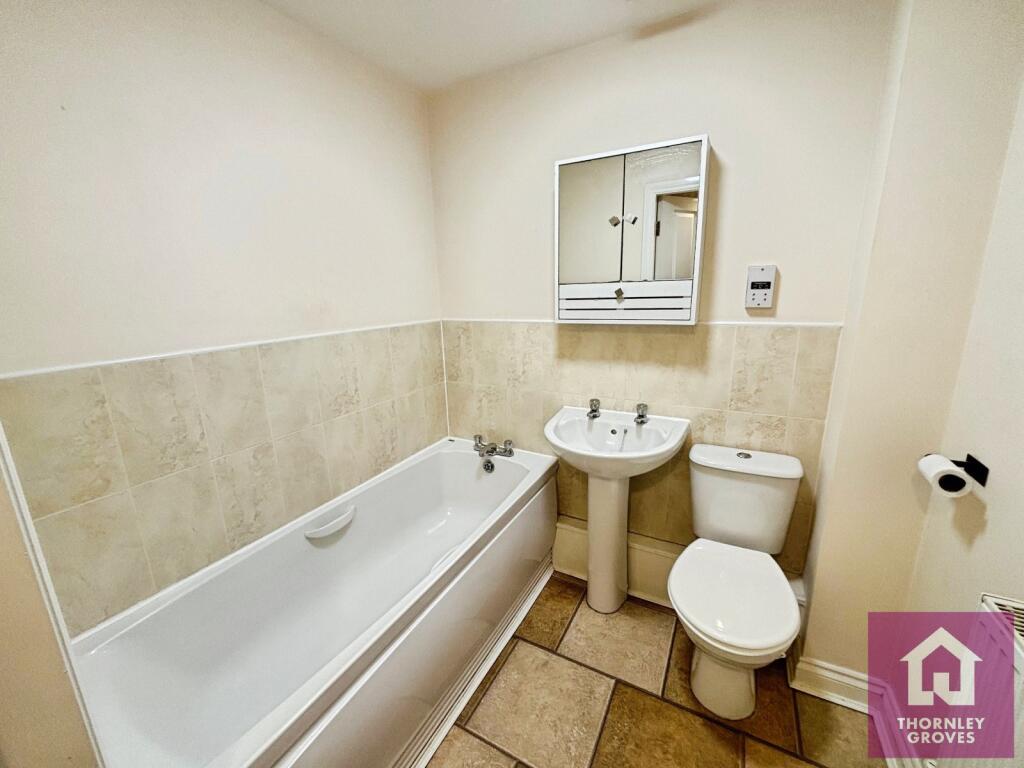 Apartment in Salford, Greater Manchester - View 6