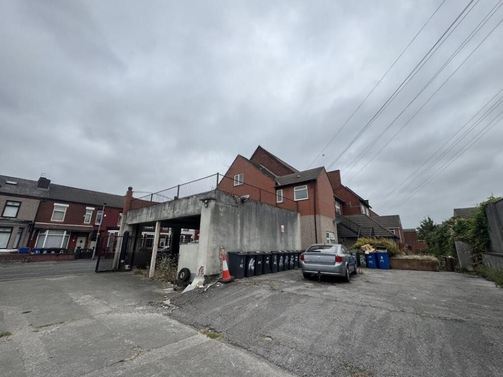 Flats 1-14 Alexandra Apartments, Wilkinson Street, Leigh, Lancashire, WN7 4EN photo 5