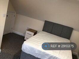 4 bedroom semi-detached house for rent