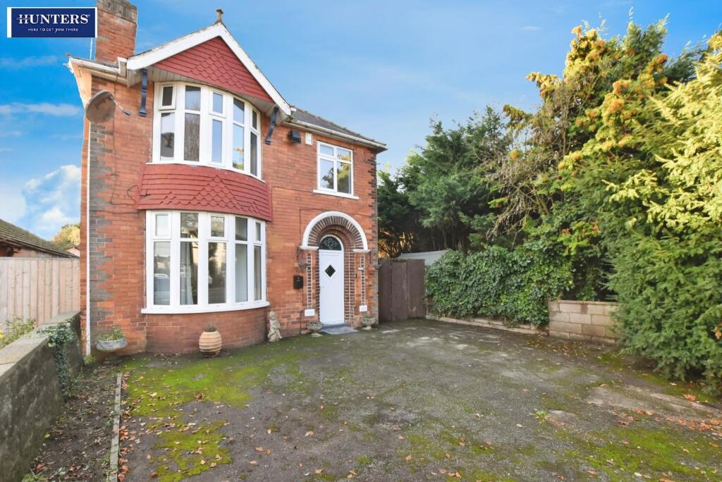 3-bed detached on Messingham Road, Scunthorpe, £238,000