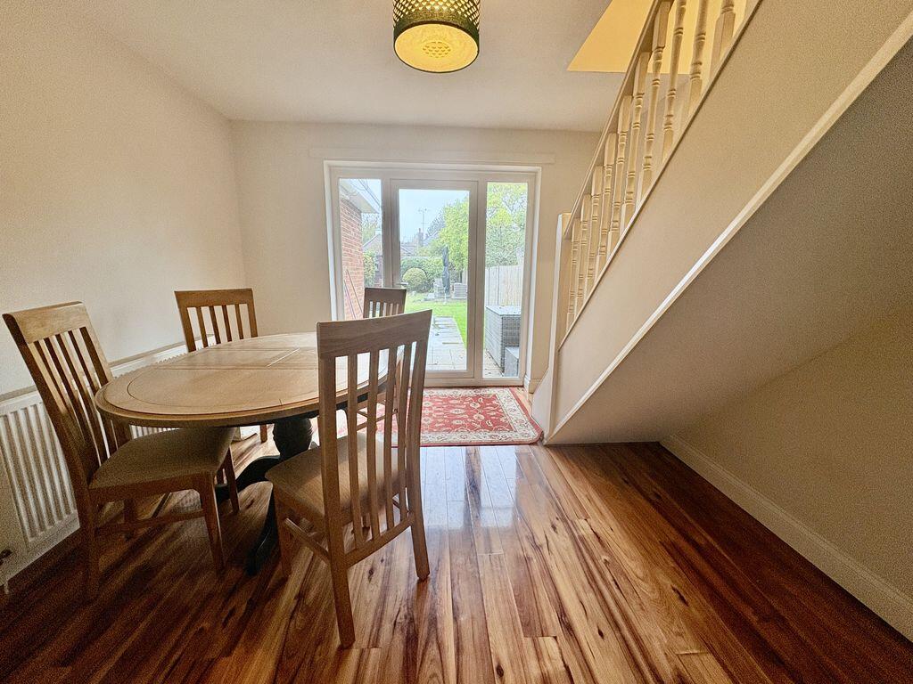 Heath End Road, Chalet Bungalow photo 4