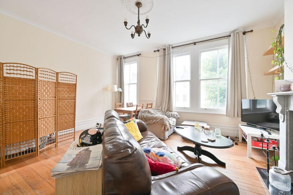 Apartment in London - More