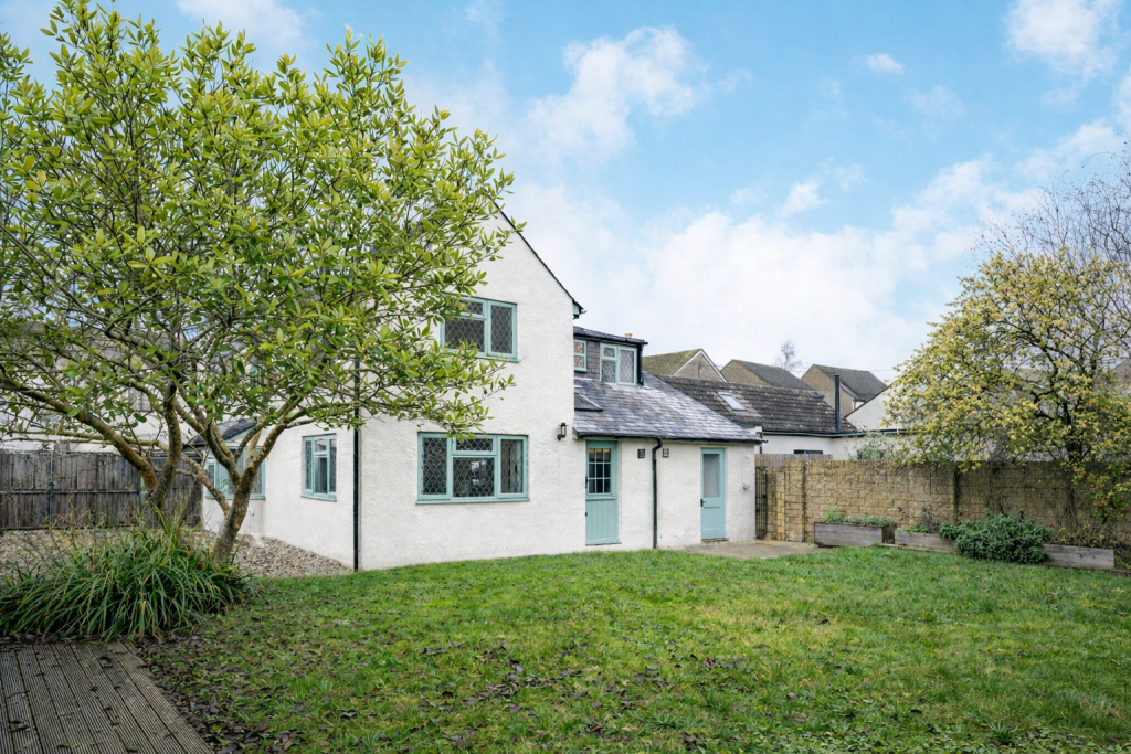 Main image of property: Yew Tree Cottage, Worton Road, Middle Barton, Oxfordshire, OX7