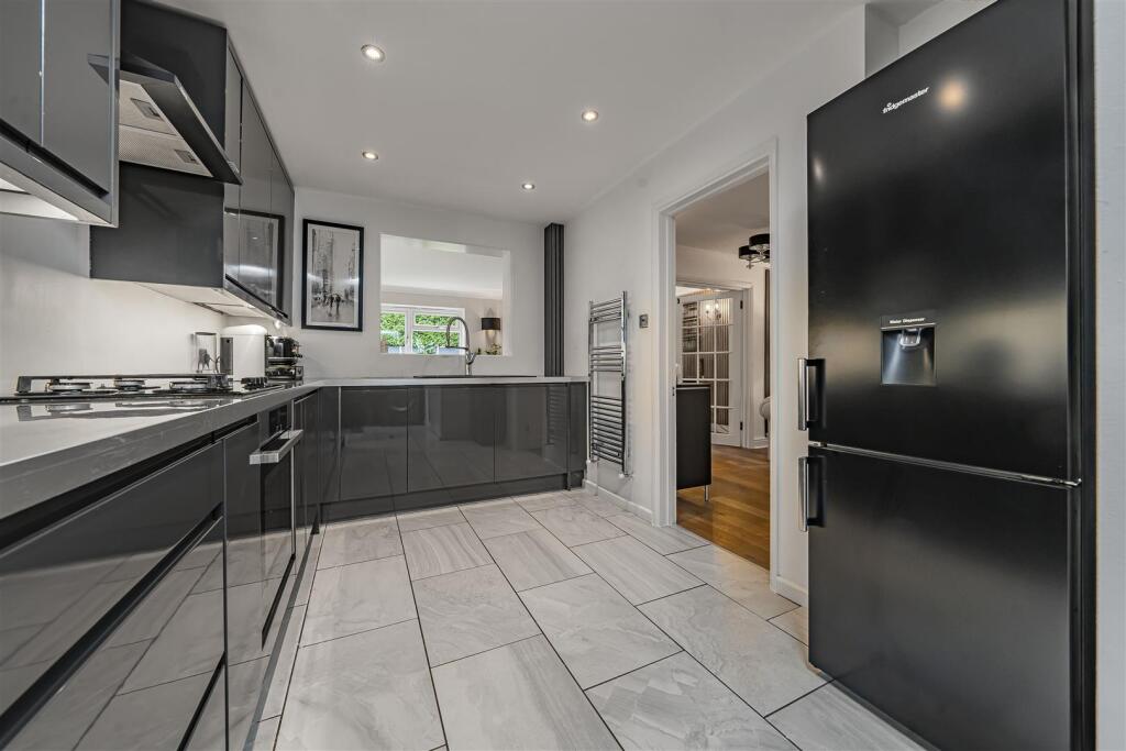 Additional image 6 of Hamilton Close, Bricket Wood, St. Albans