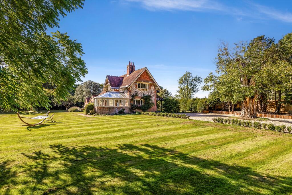 House in Salisbury, Cholderton - View 2