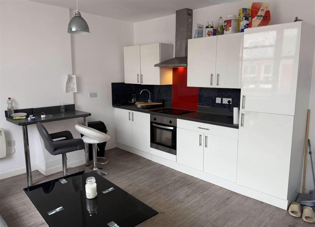 Main image of property: Apt 5 Wheatsheaf Apts