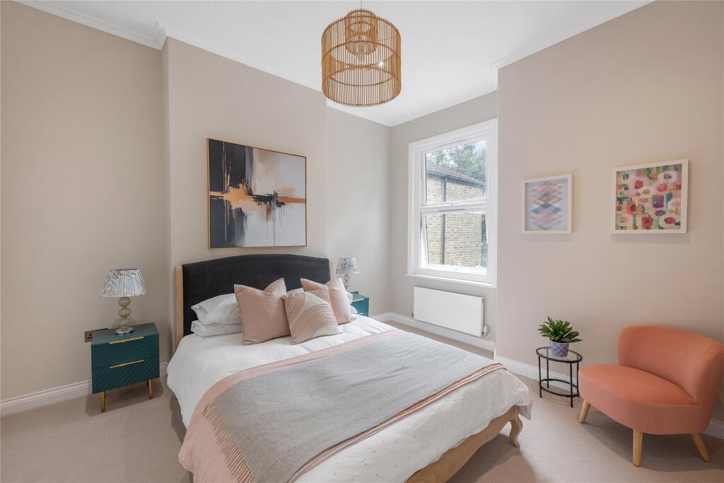 Apartment in London, Blenheim Gardens Estate, Streatham Hill - View 4