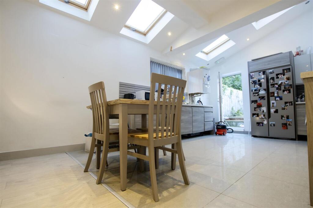 6 bedroom house for rent