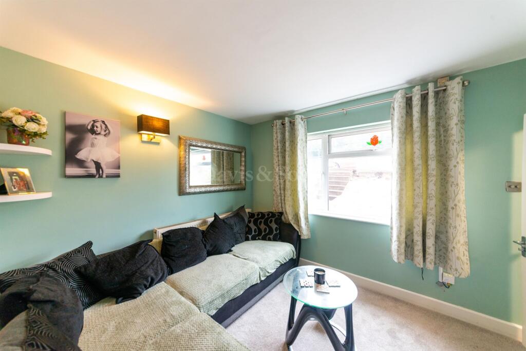 House in Risca - View 3