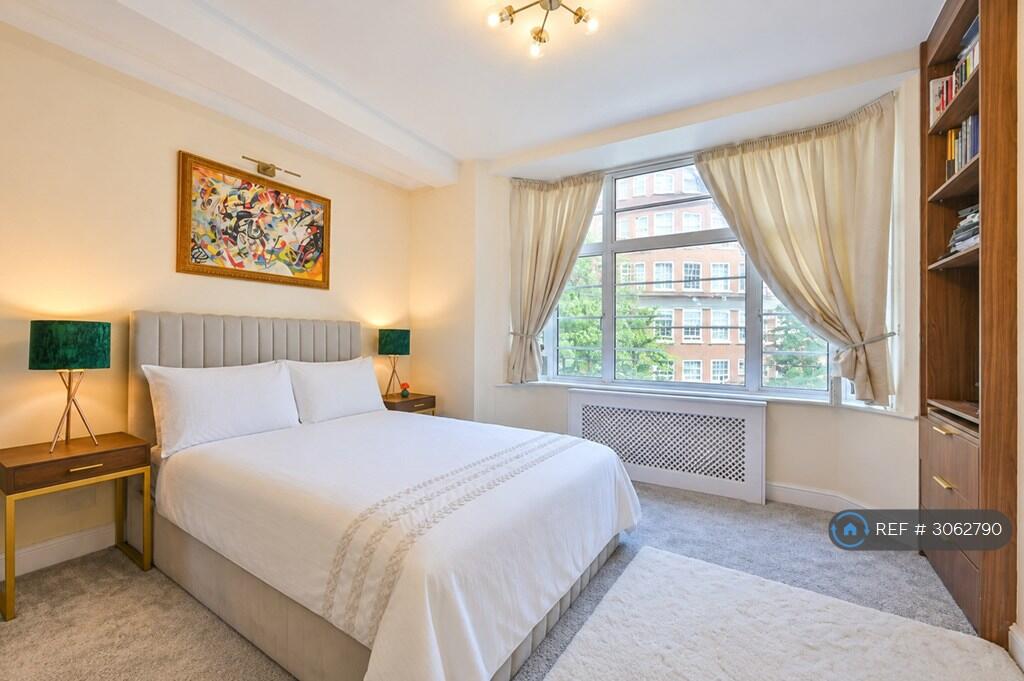 Apartment in London, City of Westminster - View 2