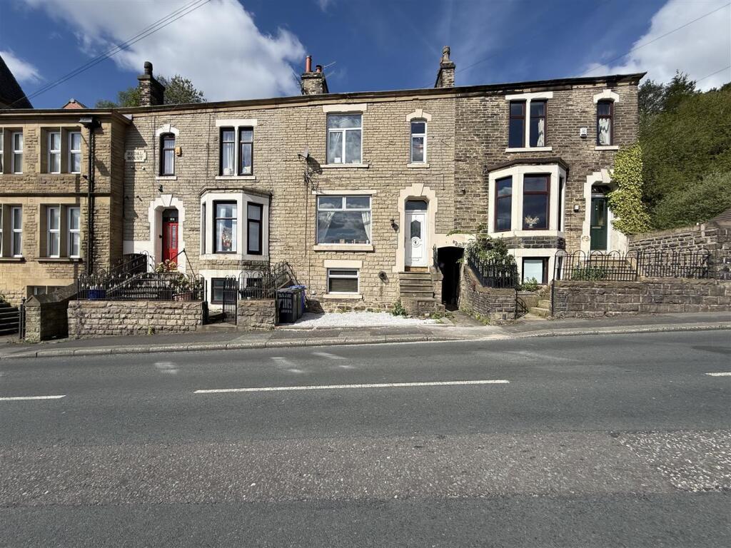Main image of property: Stamford Road, Mossley