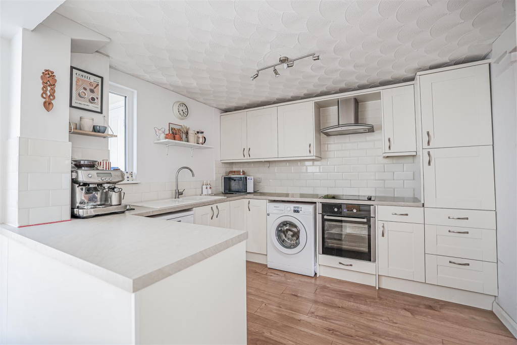 House in Dacorum, Hertfordshire - View 2