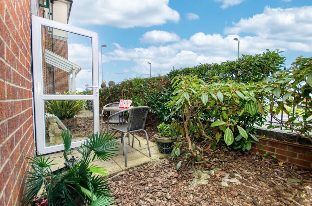 Kenilworth Gardens, West End, Hampshire, SO30 - View 4