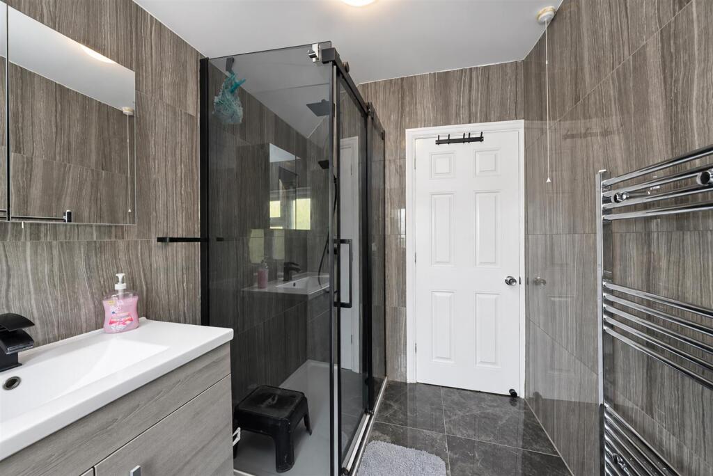 House in Watford - View 5