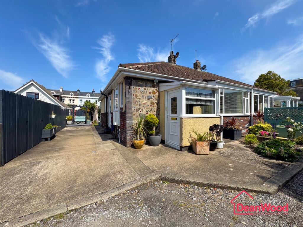Main image of property: 3 Walpole Close, Ramsey