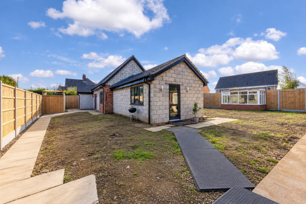 Yarmouth Road, Blofield, Norfolk photo 2