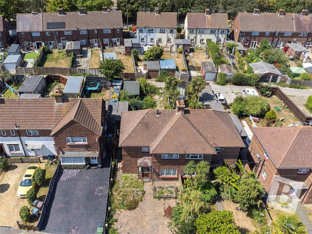 House in Gravesham, Durndale, Shears Green - More