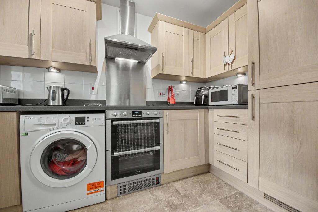 Apartment in Southampton - View 4