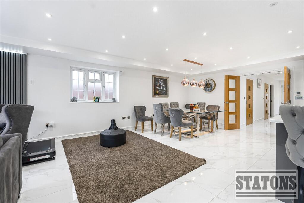 Additional image 2 of Upland Drive, Brookmans Park, Hatfield, Hertfordshire, AL9