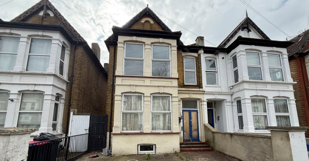 Main image of property: 146 York Road, Southend-on-Sea, Essex, SS1 2EA