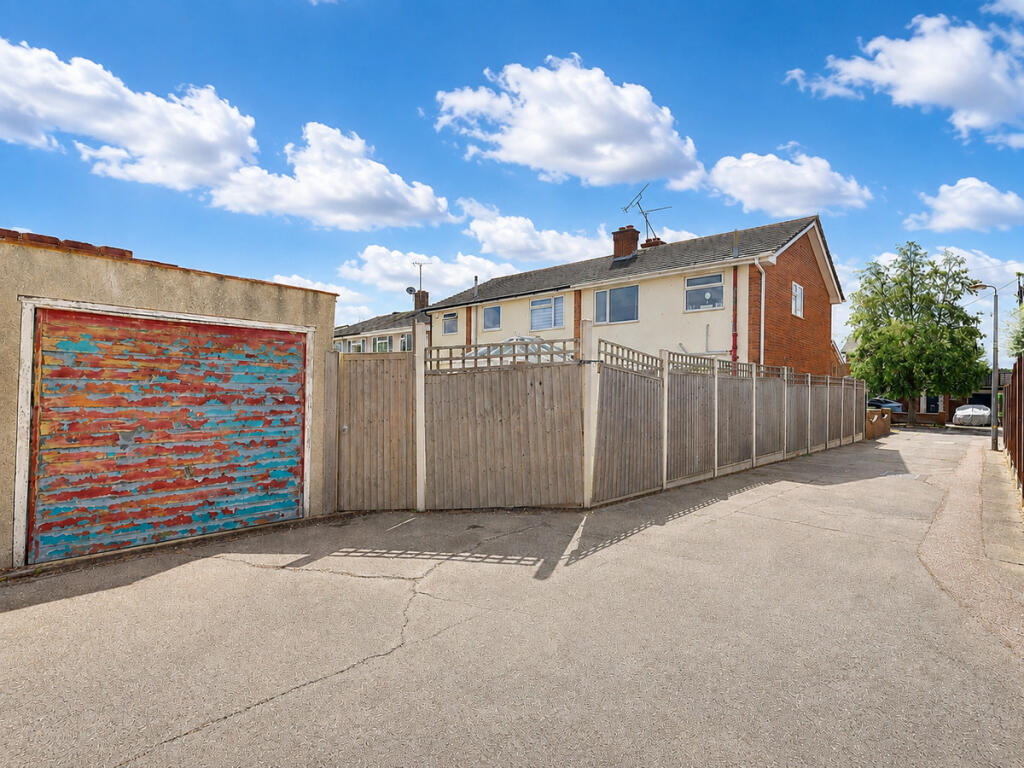 House in Southend-on-Sea - View 5