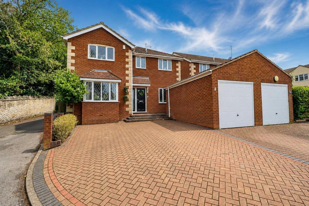 Main image of property: Brooke Close, Rushden, Northamptonshire NN10