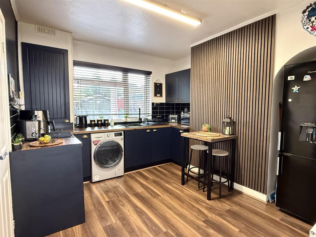 House in Dudley, West Midlands - View 5