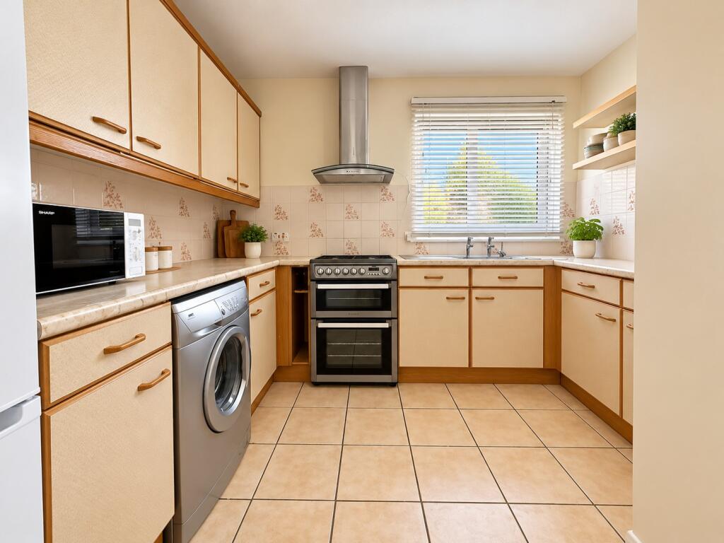 Apartment in Gosport, Hampshire - View 3