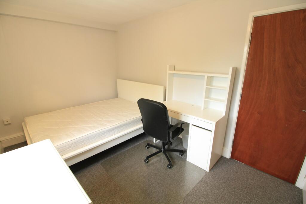 Apartment in Nottingham, Carrington - More